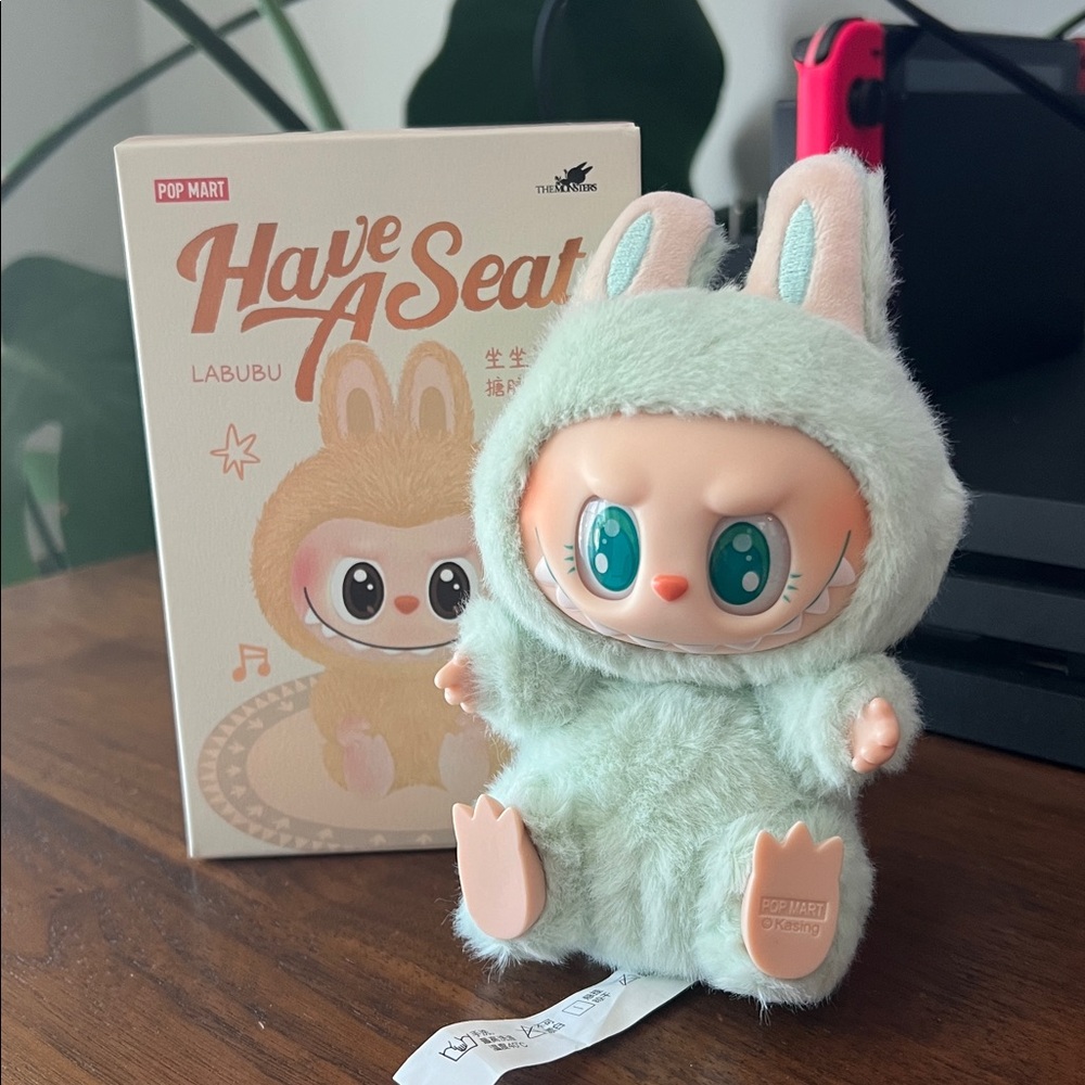 Pop Mart Labubu Ququ (Have a Seat)